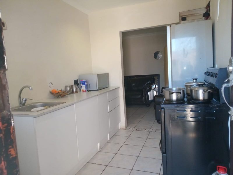 House For Sale in Meadowlands, Soweto - Photo 3