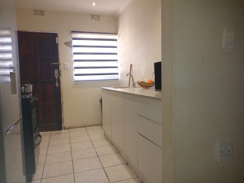 House For Sale in Meadowlands, Soweto - Photo 4