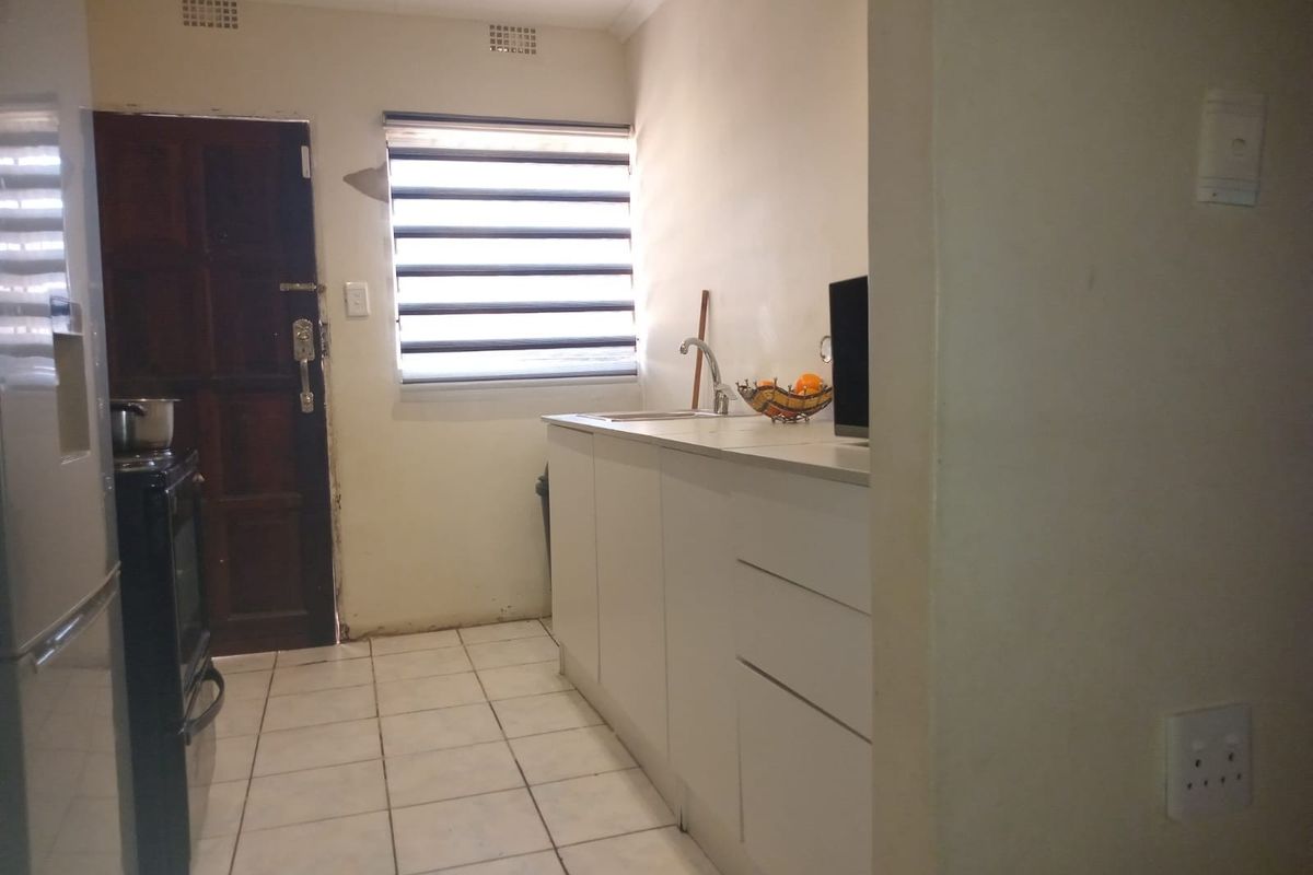 House For Sale in Meadowlands, Soweto - Photo 4