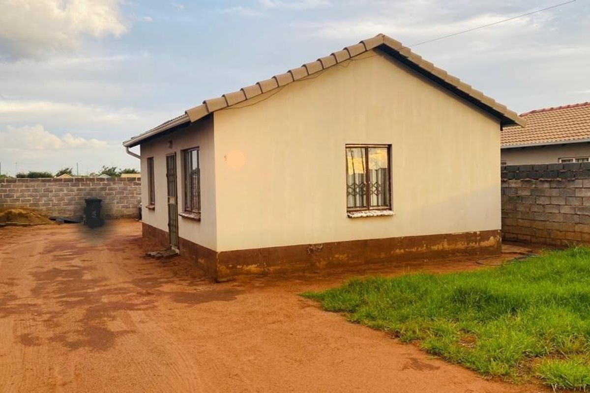 House To Rent in Protea Glen, Soweto - Photo 2
