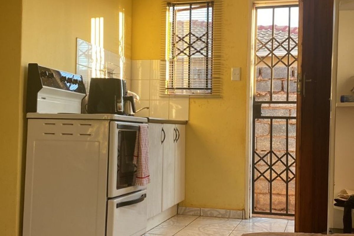 House To Rent in Protea Glen, Soweto - Photo 3