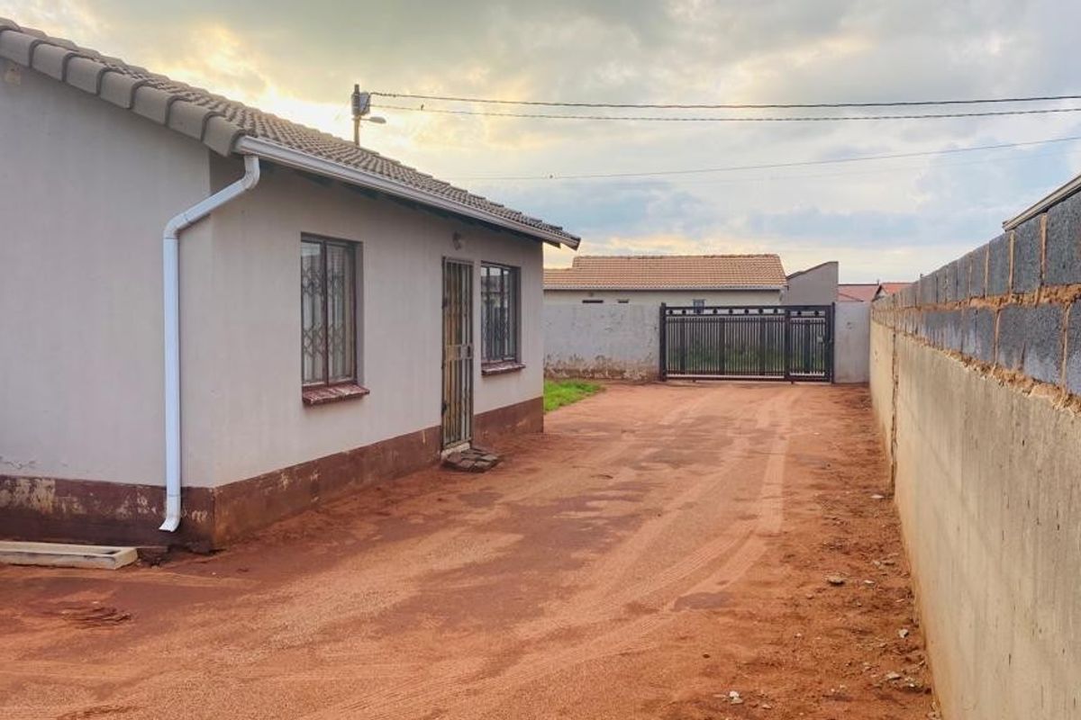 House To Rent in Protea Glen, Soweto - Photo 4