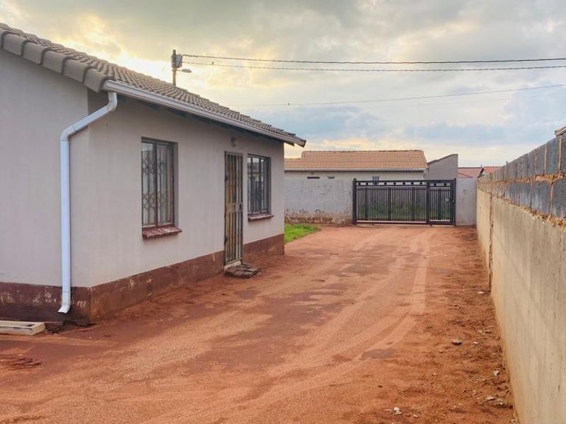 House To Rent in Protea Glen, Soweto - Photo 4
