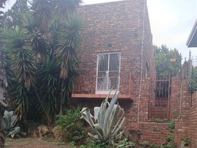 House For Sale in Bassonia, Johannesburg - Photo 1