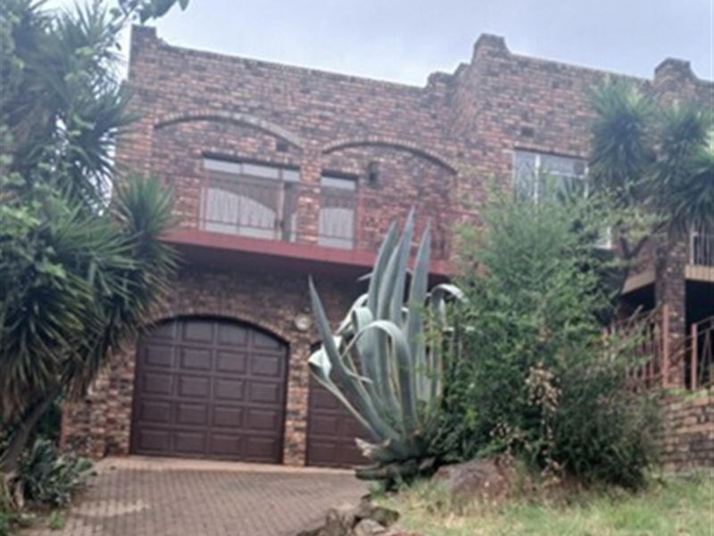 House For Sale in Bassonia, Johannesburg - Photo 2