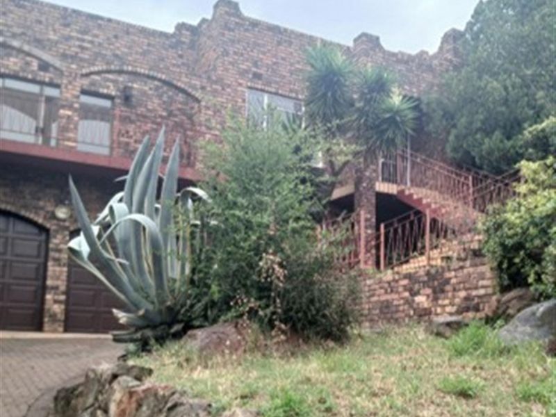 House For Sale in Bassonia, Johannesburg - Photo 4