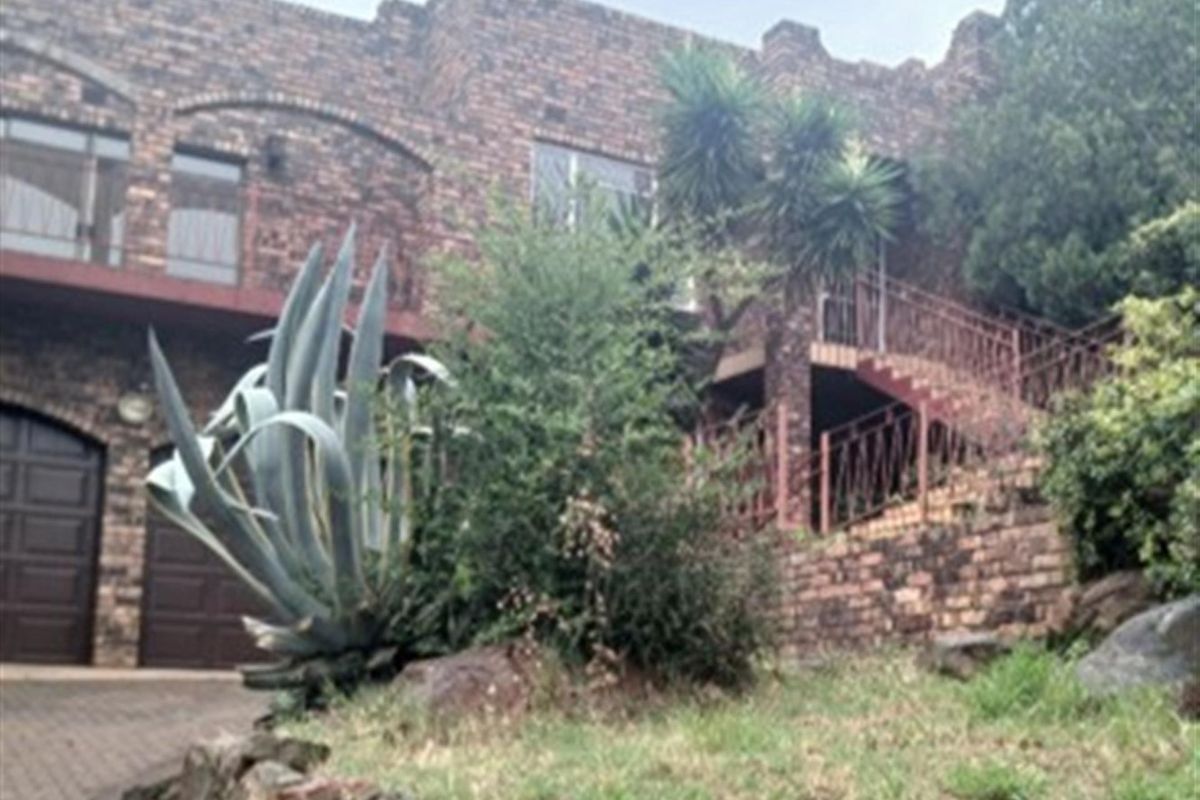 House For Sale in Bassonia, Johannesburg - Photo 4