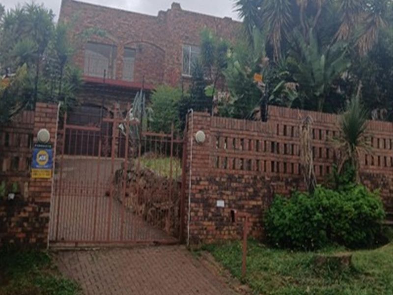 House For Sale in Bassonia, Johannesburg - Photo 3