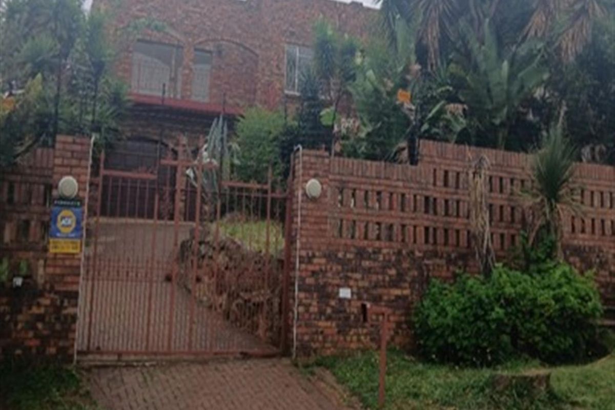 House For Sale in Bassonia, Johannesburg - Photo 3