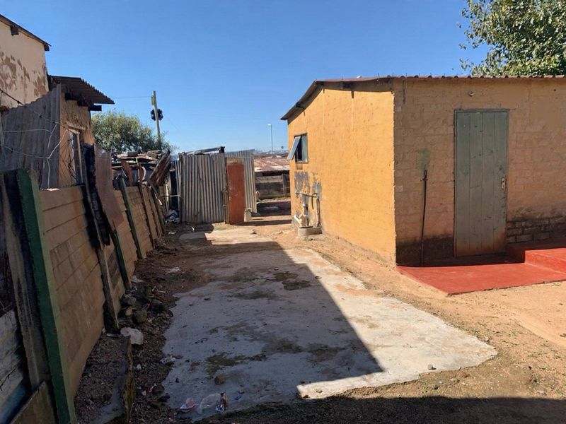 Investment property for sale in Olievenhoutbos, Centurion. - Photo 2