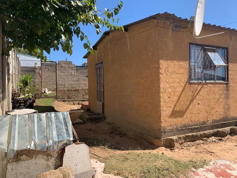 Investment property for sale in Olievenhoutbos, Centurion. - Photo 9