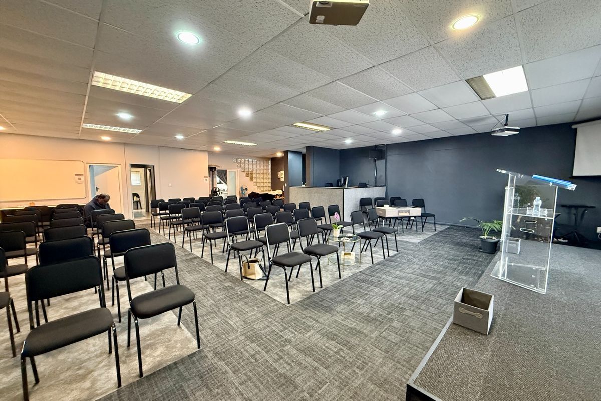 Versatile 252m2 Commercial Space in Prime Location - Photo 5