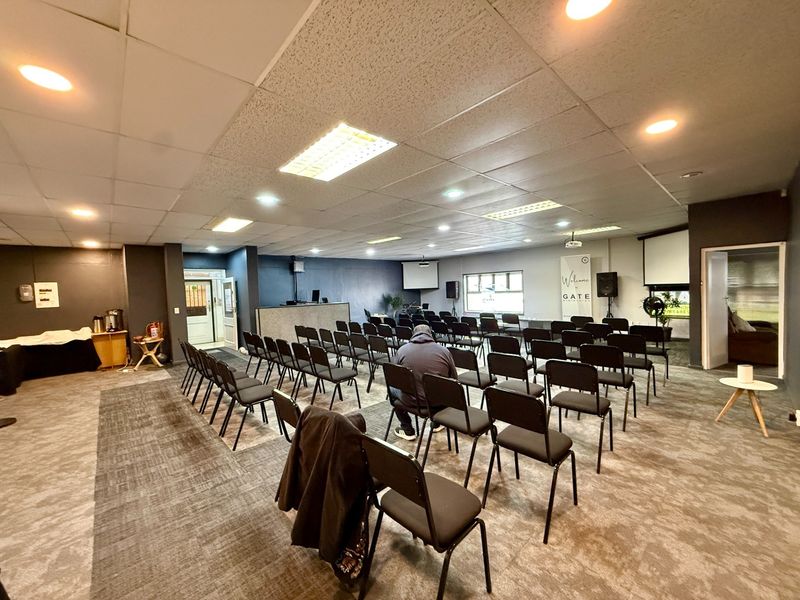 Versatile 252m2 Commercial Space in Prime Location - Photo 4