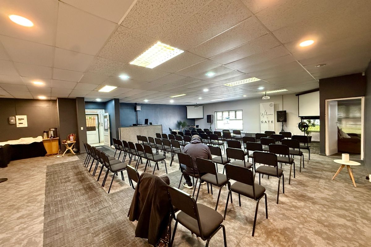 Versatile 252m2 Commercial Space in Prime Location - Photo 4