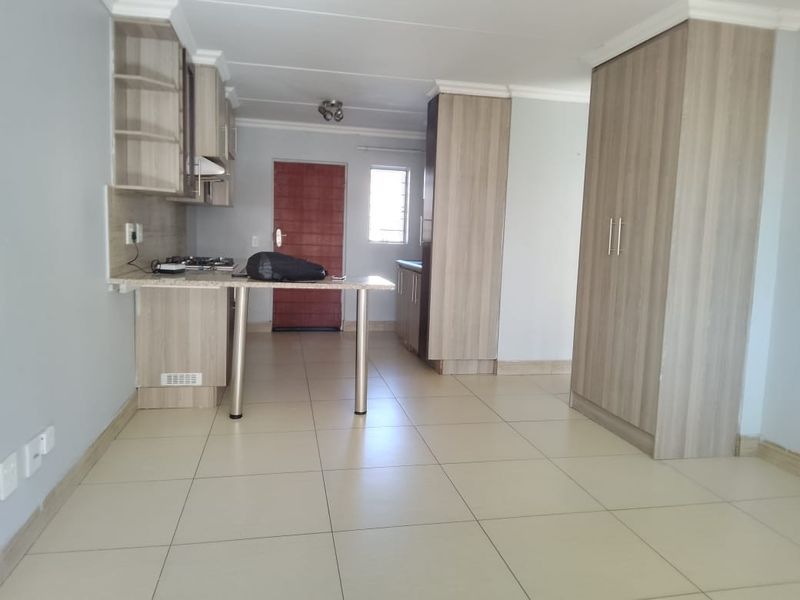 Splendid Apartment For Sale in Pretoria North, Pretoria - Photo 2
