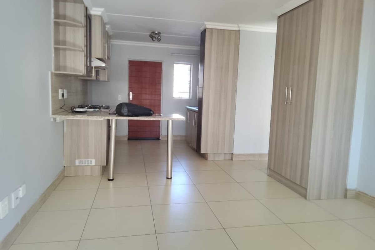 Splendid Apartment For Sale in Pretoria North, Pretoria - Photo 2