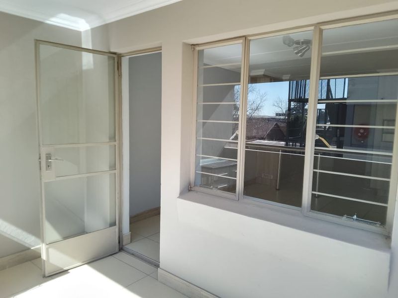 Splendid Apartment For Sale in Pretoria North, Pretoria - Photo 8