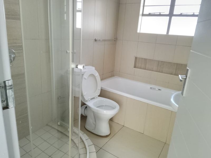 Splendid Apartment For Sale in Pretoria North, Pretoria - Photo 6