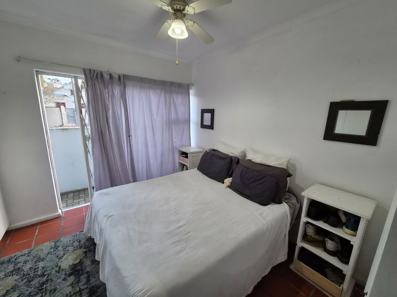 Well located 1 Bed Apartment in secure Complex walking distance to Village Square, Durbanville - Photo 5