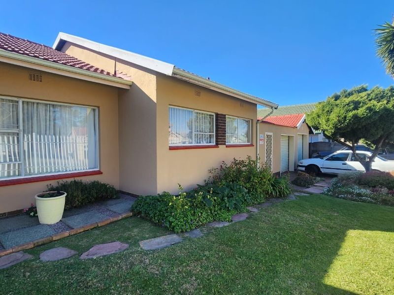 Spacious Family Home with Endless Potential in Jansen Park, Boksburg - Photo 1
