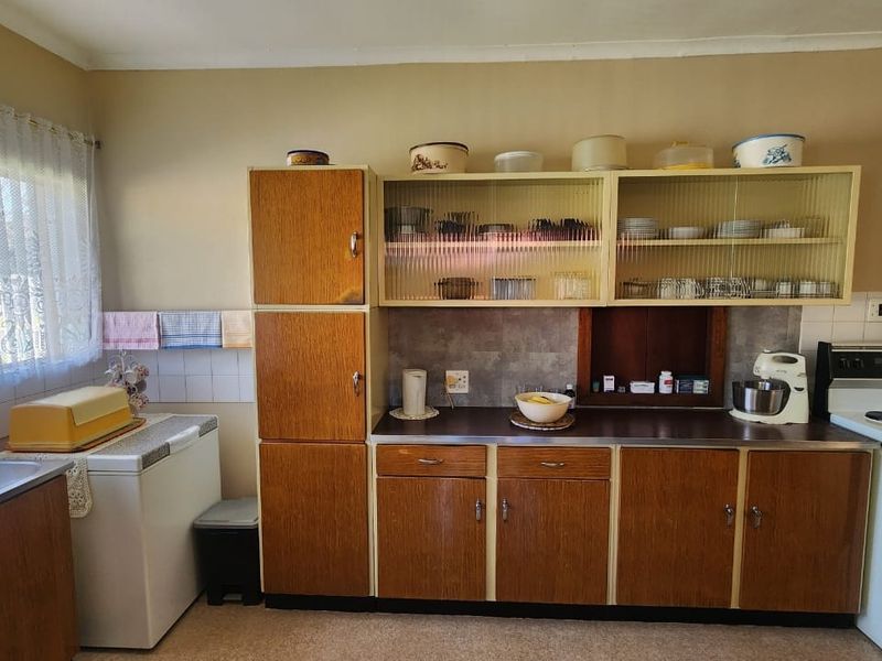 Spacious Family Home with Endless Potential in Jansen Park, Boksburg - Photo 3