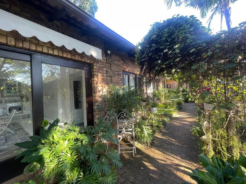 Fully Furnished, Cottage To Rent in White River Country Estate - Photo 1