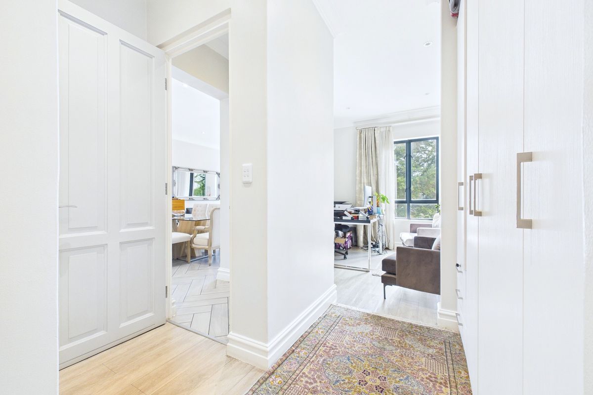 Bryanston Hotel-Style Penthouse Bliss - Photo 4