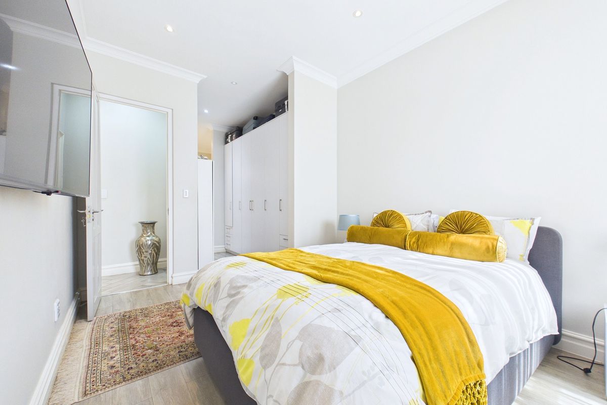 Bryanston Hotel-Style Penthouse Bliss - Photo 5
