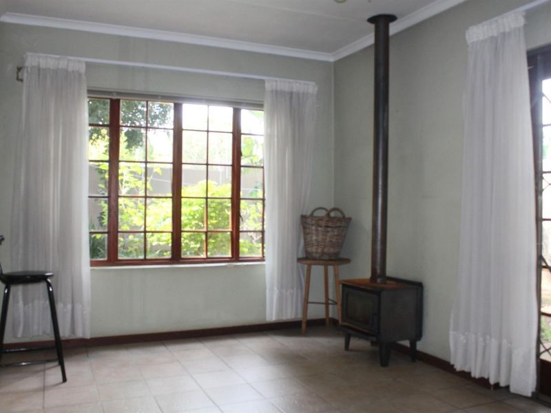 Lovely duplex in well-managed sought after complex behind Florida Hoerskool - Photo 9