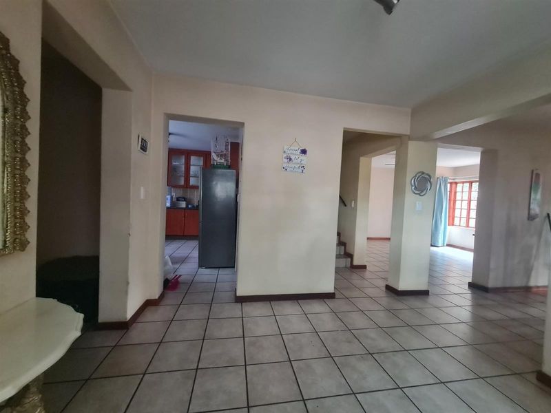 Lovely duplex in well-managed sought after complex behind Florida Hoerskool - Photo 6