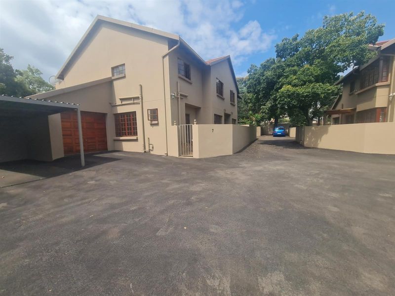 Lovely duplex in well-managed sought after complex behind Florida Hoerskool - Photo 1
