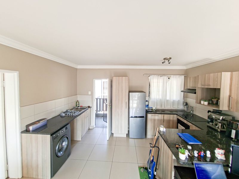 Apartment For Sale in Secure Village - Photo 7