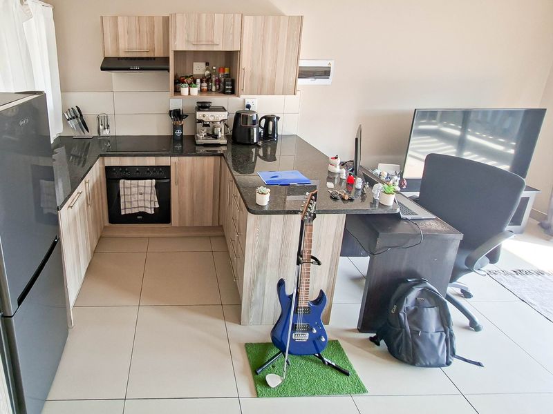 Apartment For Sale in Secure Village - Photo 4