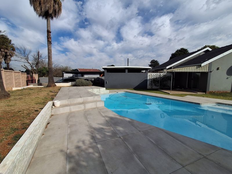 House For Sale in Bonaero Park, Kempton Park - Photo 3