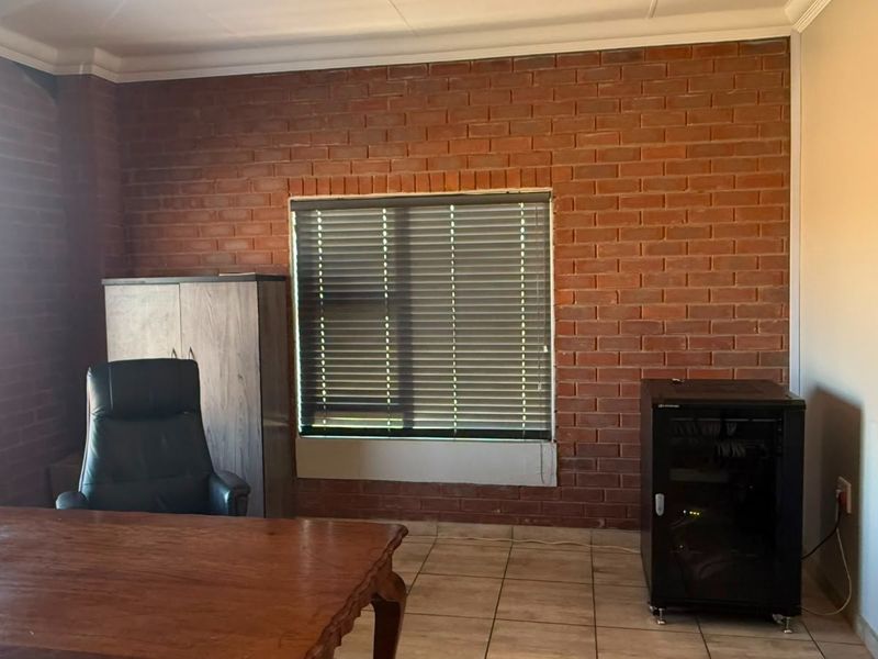 Industrial Property To Rent in SAE Business Park, Middelburg - Photo 7