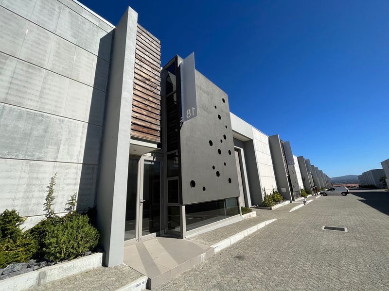 423m2 Warehouse To LET in The Reserve Business Park 2 - Photo 1