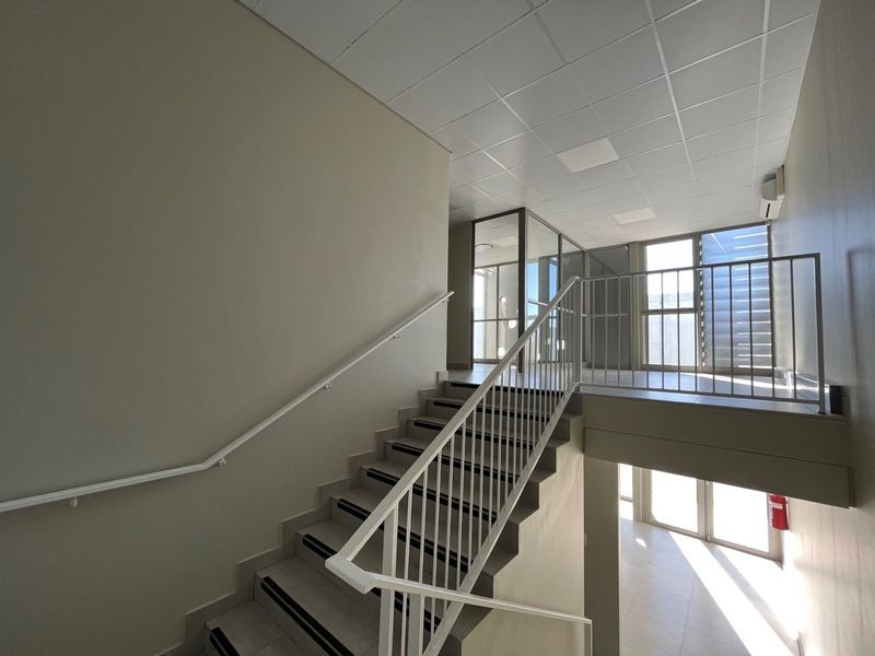 423m2 Warehouse To LET in The Reserve Business Park 2 - Photo 6