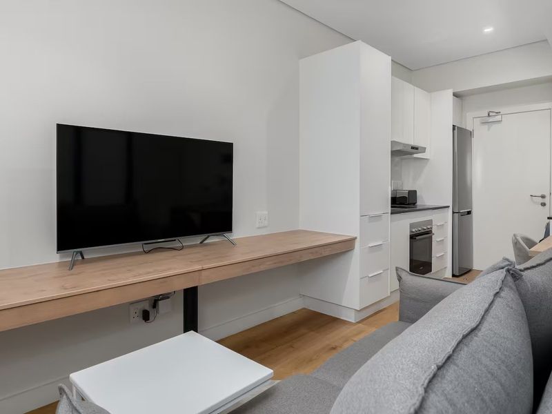 Modern Studio Apartment - The Carrington, Loop Street - Photo 2