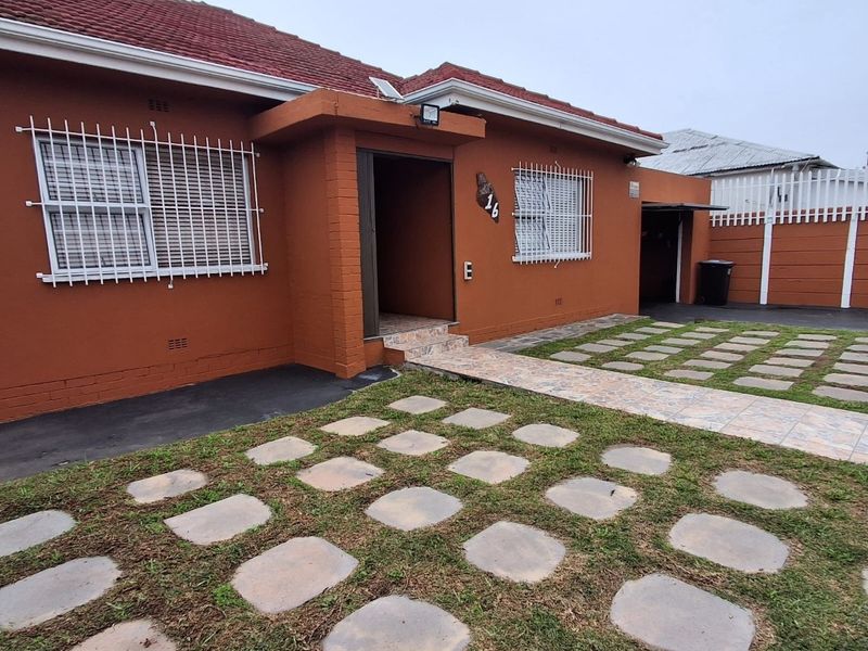 3 Bedroomed Family Home For Sale in Goodwood - Photo 1