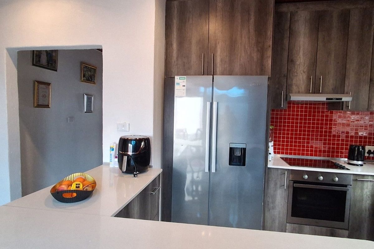 3 Bedroomed Family Home For Sale in Goodwood - Photo 5