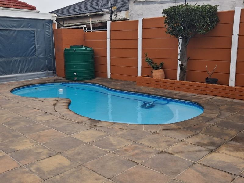 3 Bedroomed Family Home For Sale in Goodwood - Photo 2