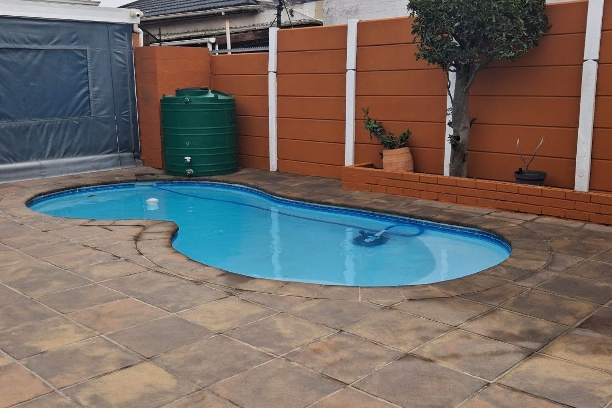 3 Bedroomed Family Home For Sale in Goodwood - Photo 2