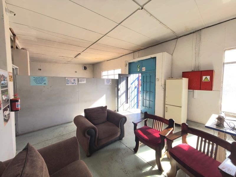Positive Cash Flow Day One! Secure Dual-Tenant Commercial Property For Sale in Kimberley Central - Photo 4