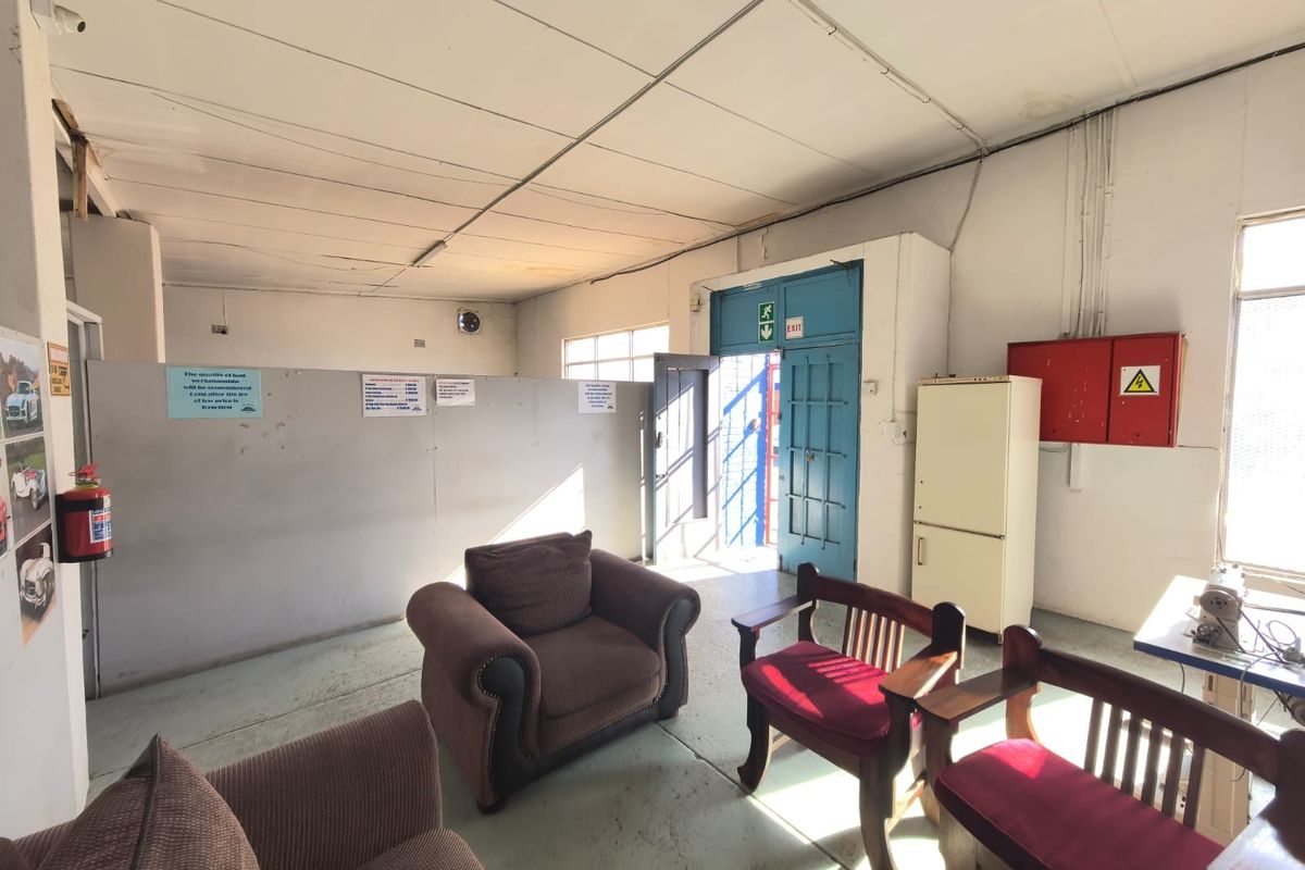 Positive Cash Flow Day One! Secure Dual-Tenant Commercial Property For Sale in Kimberley Central - Photo 4