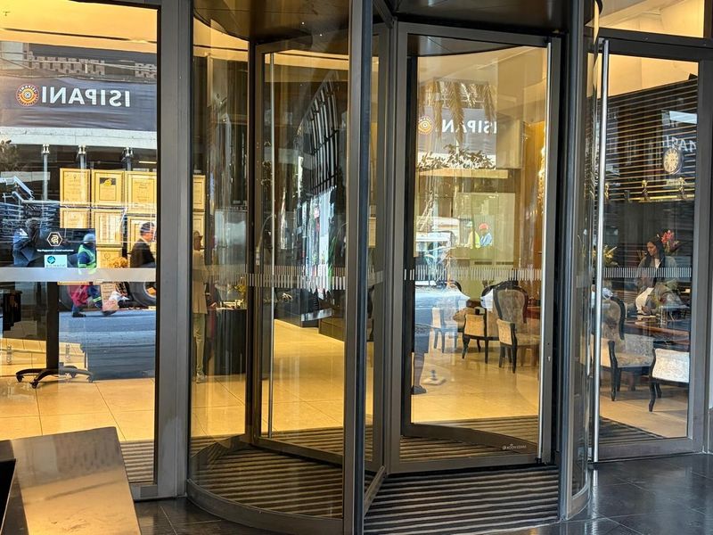 Retail Space To Rent in Cape Town City Centre, Cape Town - Photo 2