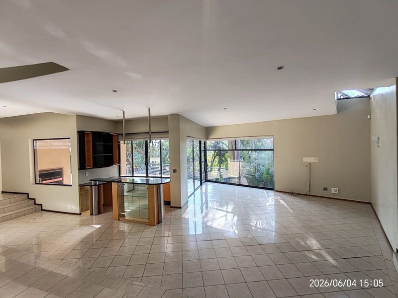 Luxury 4-Bedroom Family Home for Sale - Photo 9