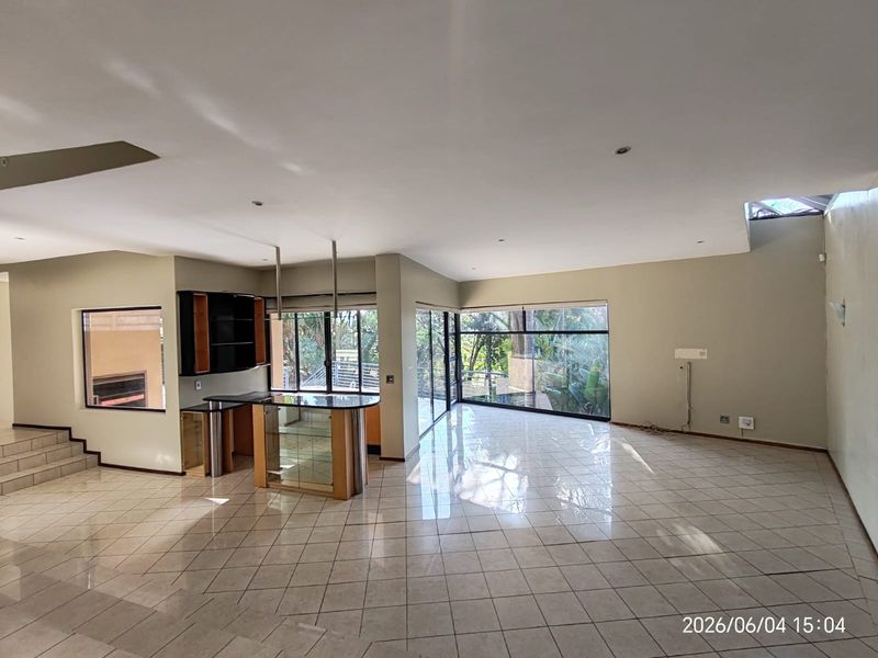 Luxury 4-Bedroom Family Home for Sale - Photo 6