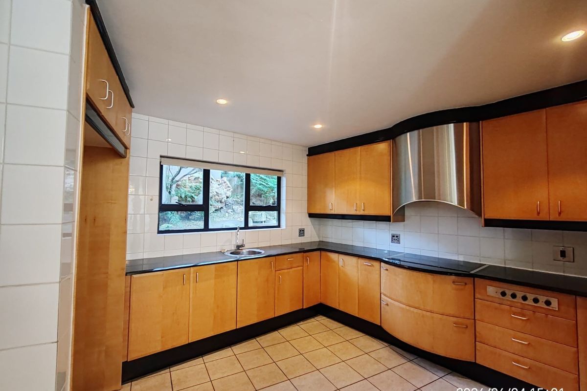 Luxury 4-Bedroom Family Home for Sale - Photo 3