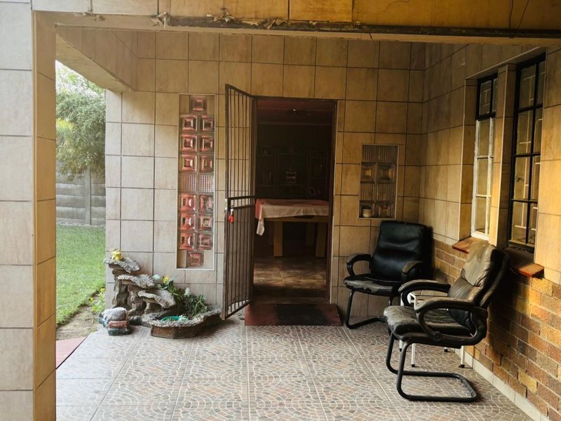 House For Sale in Vanderbijlpark - Photo 3