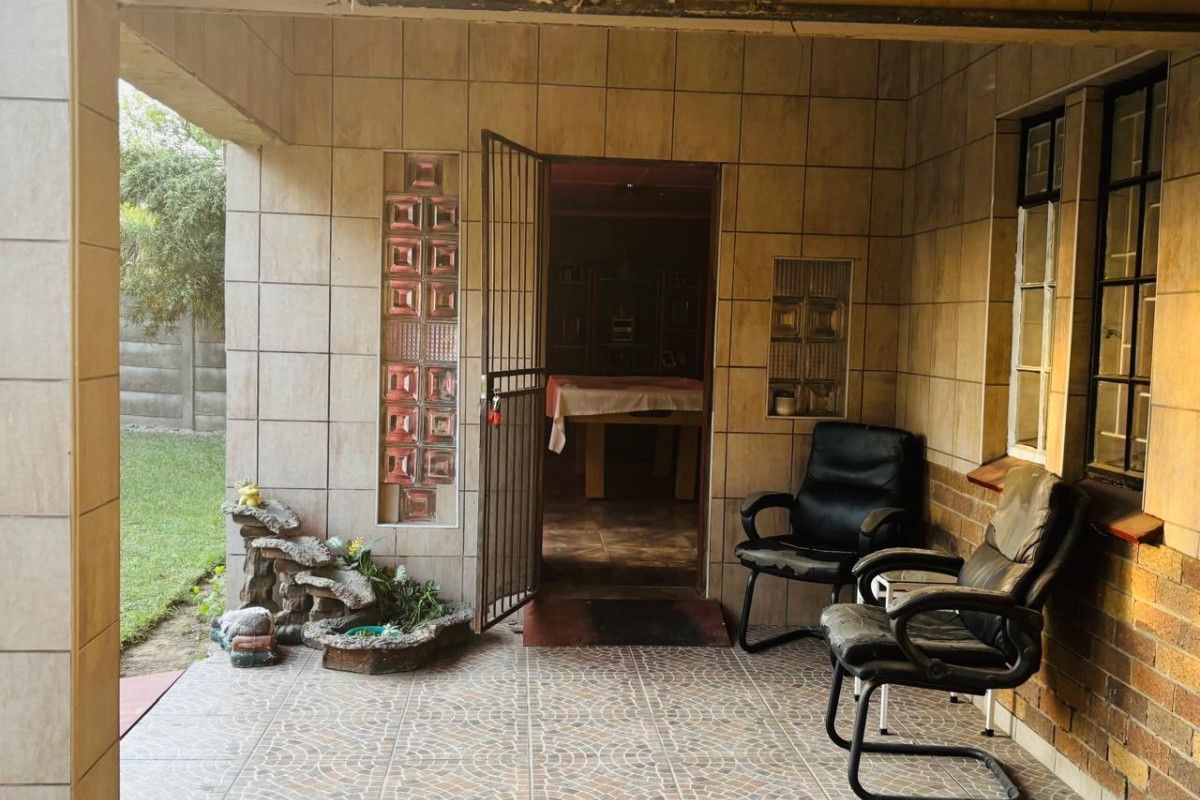 House For Sale in Vanderbijlpark - Photo 3